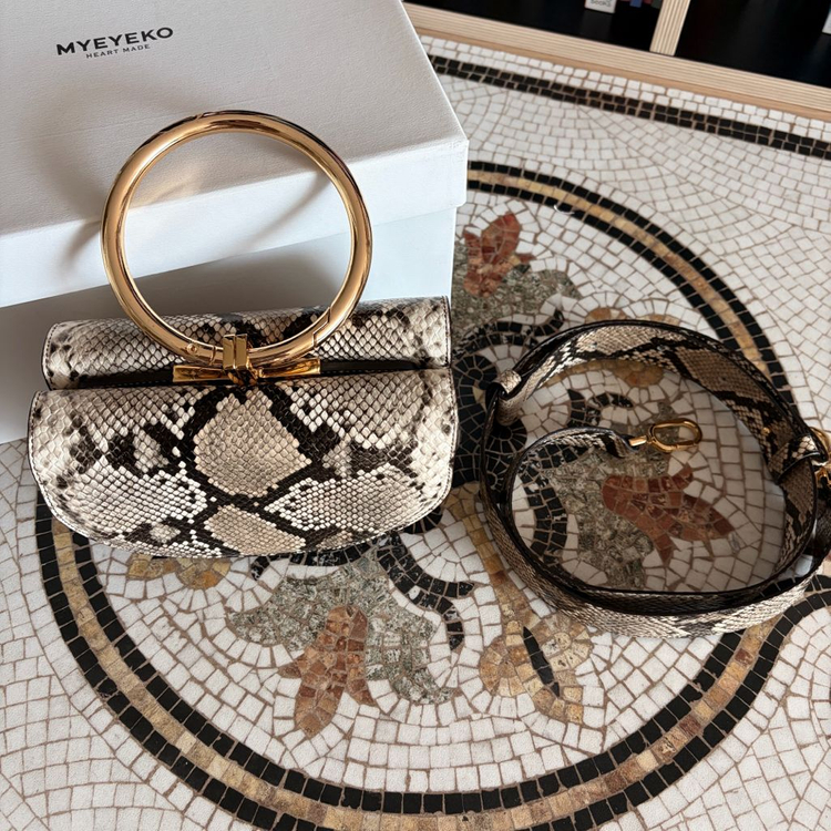 마이아이코 익스클루시브 콜렉터백 파이톤 오르 드주이 오뮤 매니모어몽 쎄모먼 11am 마이아이코 라밤바룸 이미지