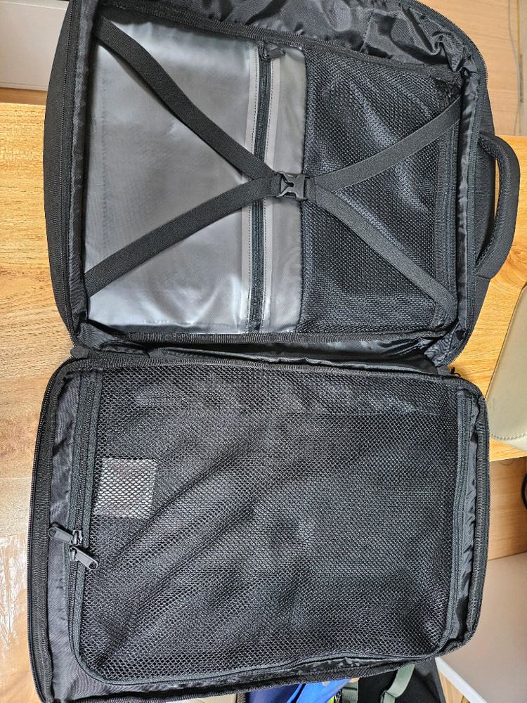 엠비치오넴 캐리어백팩 (ITER BACKPACK) 기본17L, 확장시 27L 이미지