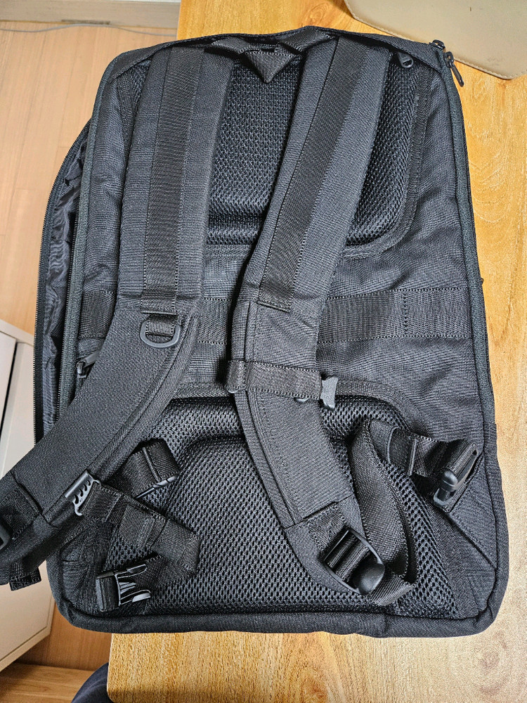 엠비치오넴 캐리어백팩 (ITER BACKPACK) 기본17L, 확장시 27L 이미지