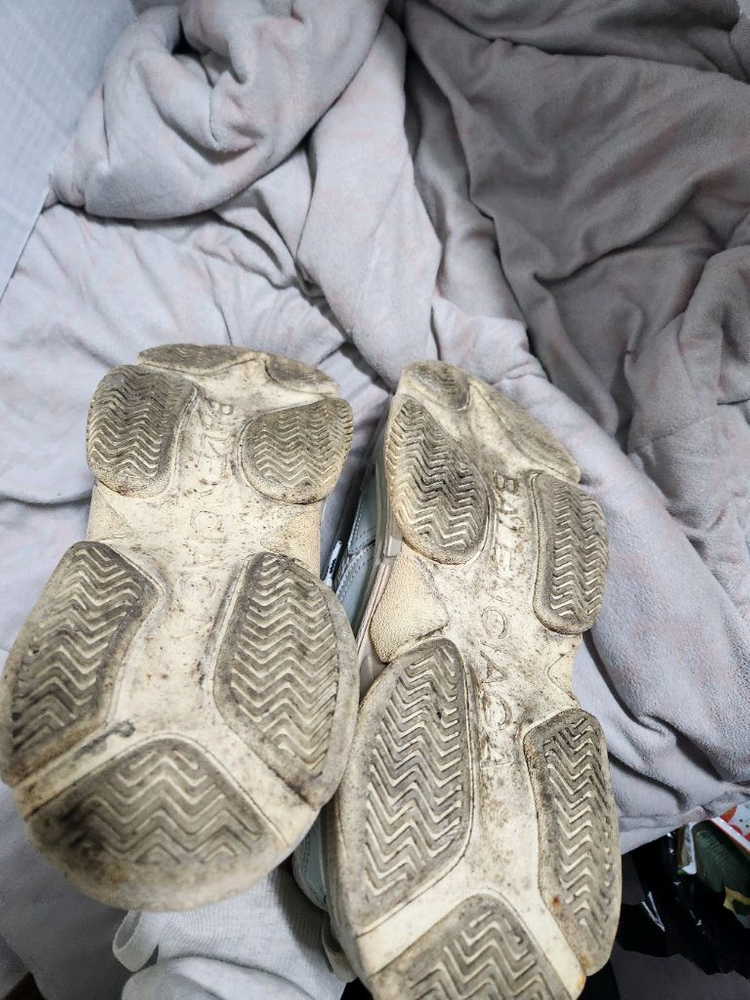 럭셔리 스니커즈 41사이즈 이미지