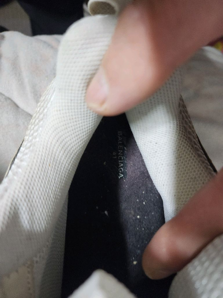 럭셔리 스니커즈 41사이즈 이미지