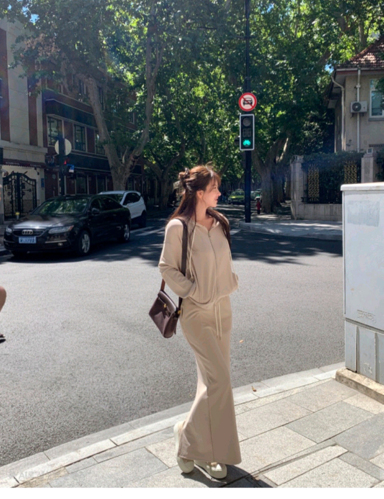 더 마농 후드집업 베이지/시에 오르 유메르 비그레이 그레이룸 더로랑 오뮤 이미지