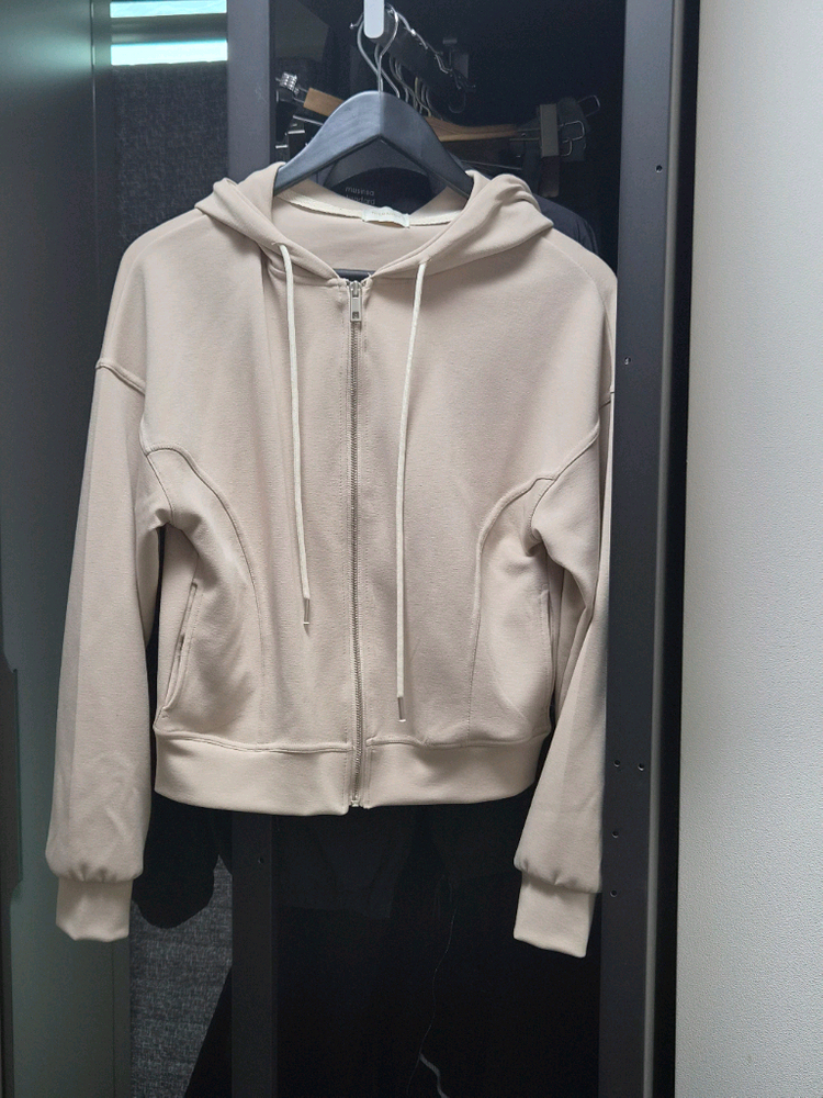 더 마농 후드집업 베이지/시에 오르 유메르 비그레이 그레이룸 더로랑 오뮤 이미지