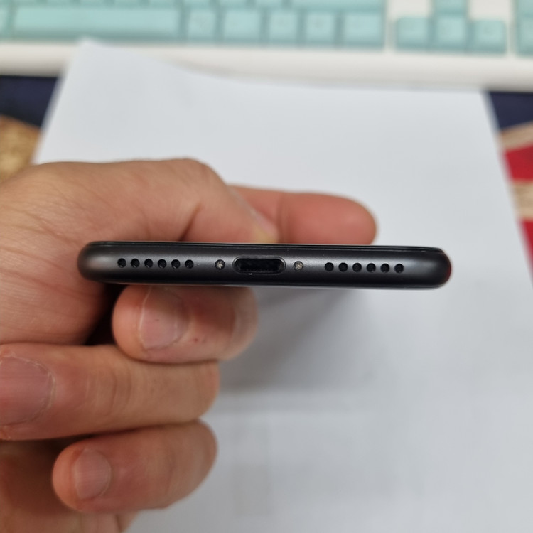 아이폰8 64GB 블랙 특SSS급 중고폰 배터리100% 레트로감성 카메라폰 인스타 사진폰 206218 이미지