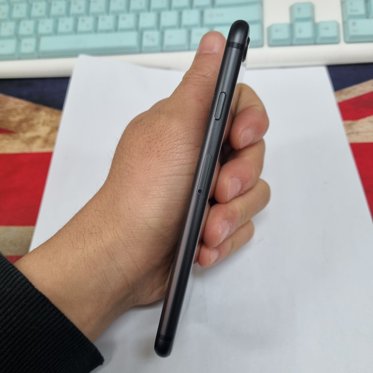 아이폰8 64GB 블랙 특SSS급 중고폰 배터리100% 레트로감성 카메라폰 인스타 사진폰 206218 이미지