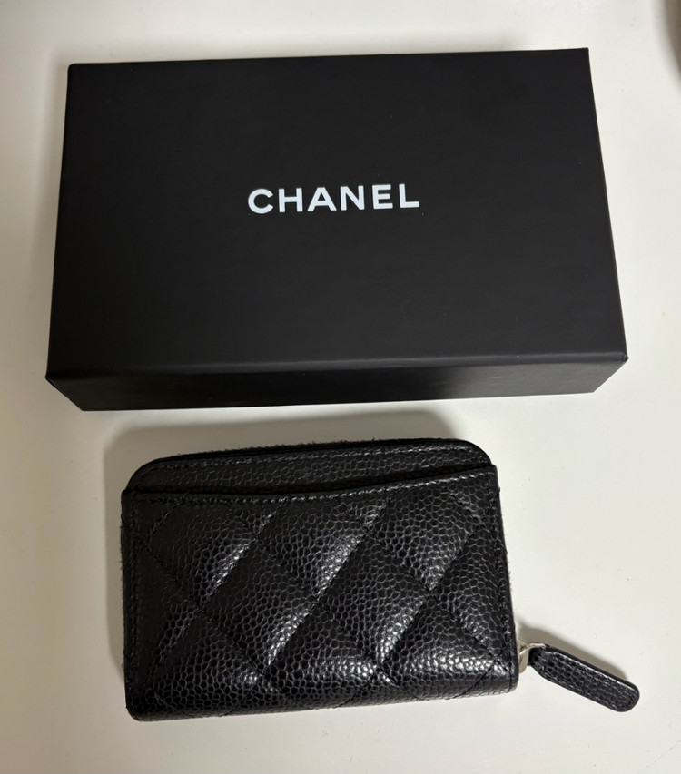 샤넬 은장 카드 지갑 이미지