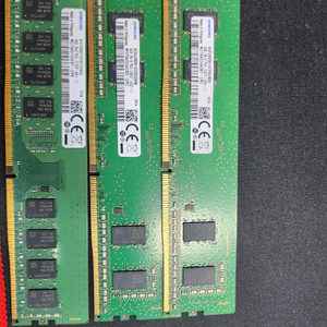 삼성 4GB DDR4 3개 이미지
