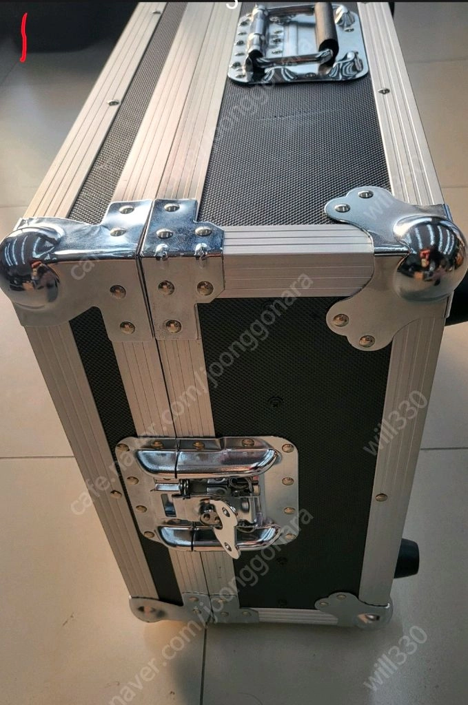 씨텍 SEETEC P215 9HSD 21.5인치모니터 케이스. 이미지