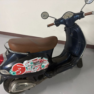 베스파 lx125 스쿠터 이미지