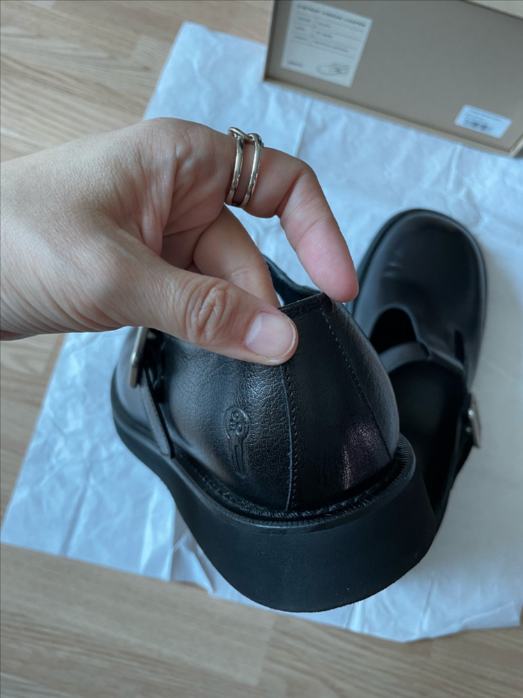 얼바닉30 T스트랩 비브람 로퍼 240 이미지