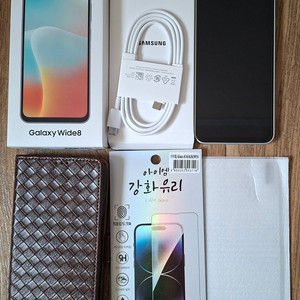 삼성 갤럭시 와이드8 박스풀 S급 이미지