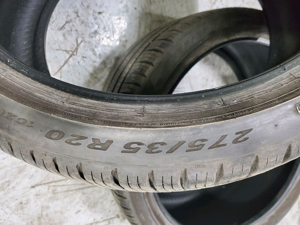 피렐리 피제로 275 35 20 올시즌 타이어 2짝팝니다 이미지