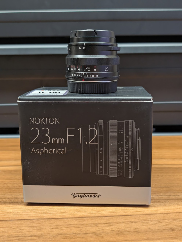 후지 X-T5 블랙 / XF 35mm F2 / 보이그랜더 녹턴 23mm F1.2 Aspherical 이미지