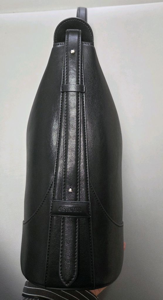 오스트카카 오르빗 버킷 숄더백 블랙 이미지