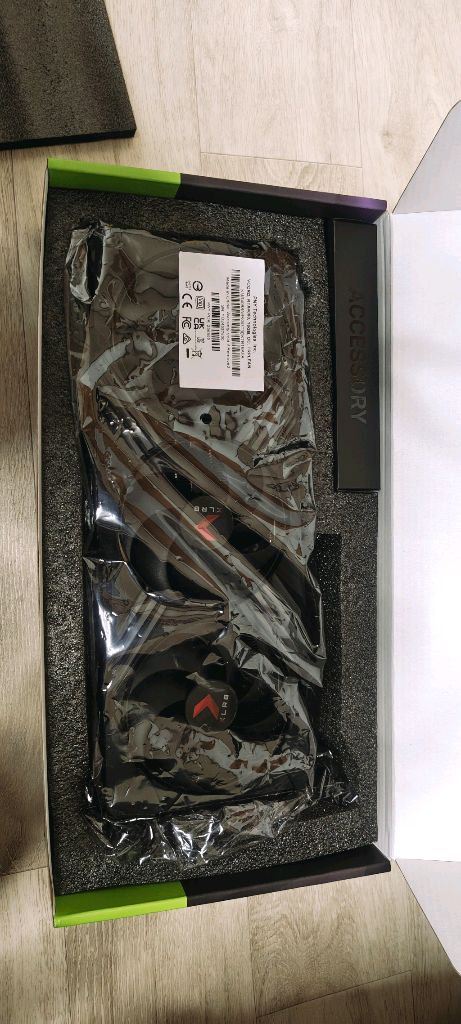 RTX 4080 SUPER 그래픽카드 이미지