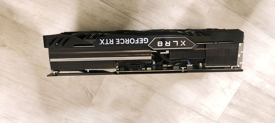 RTX 4080 SUPER 그래픽카드 이미지