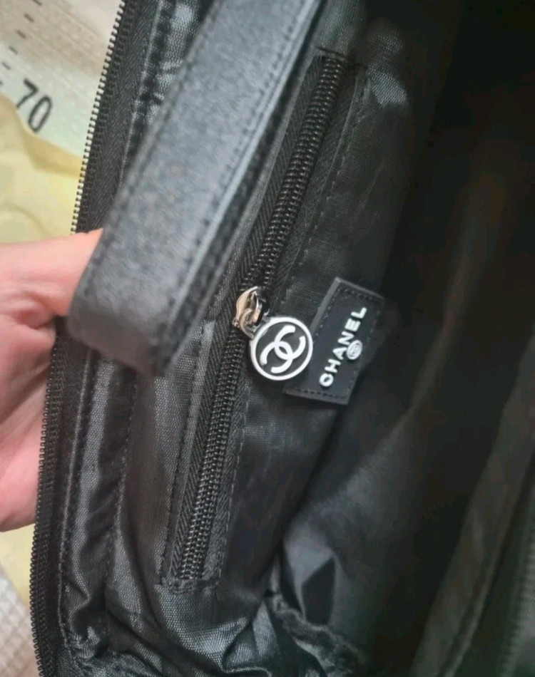 샤넬로고 블랙 파우치 이미지