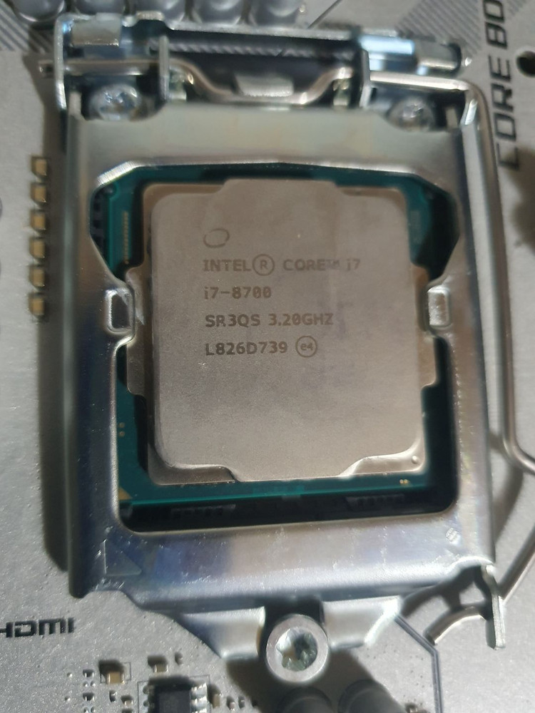 인텔 i7-8700 + B360M 박격포 티타늄 이미지