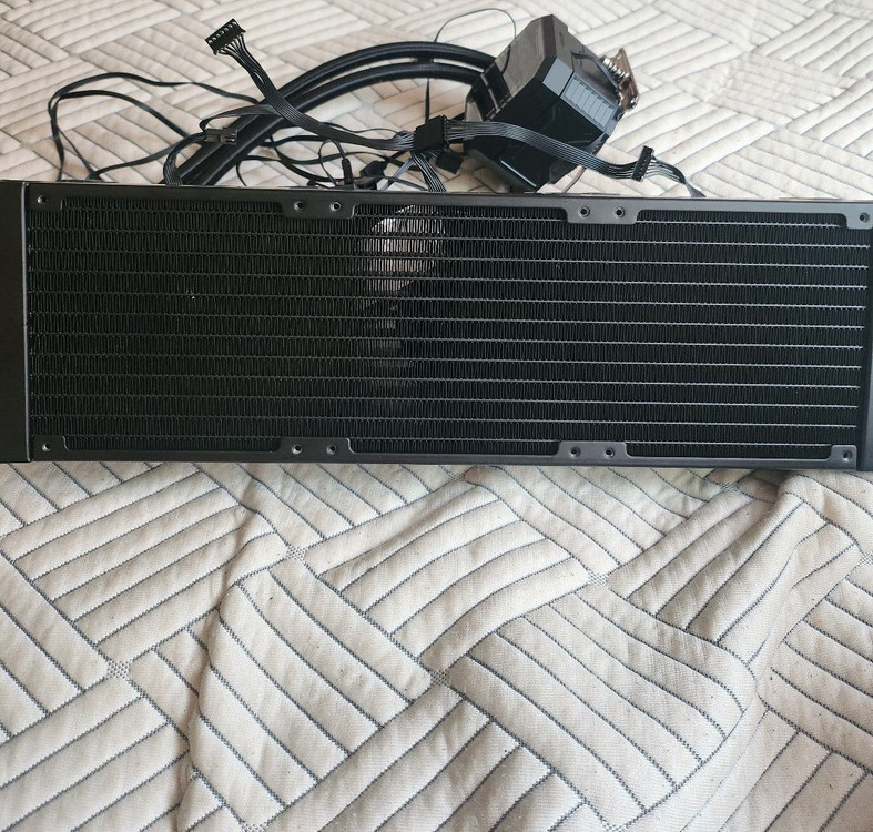 발키리B360 수냉쿨러 판매합니다. 이미지