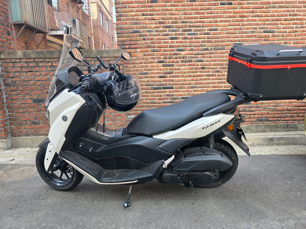 25년식 nmax125 엔맥스125 출퇴근용 1500km 배달풀셋팅 팝니다 이미지