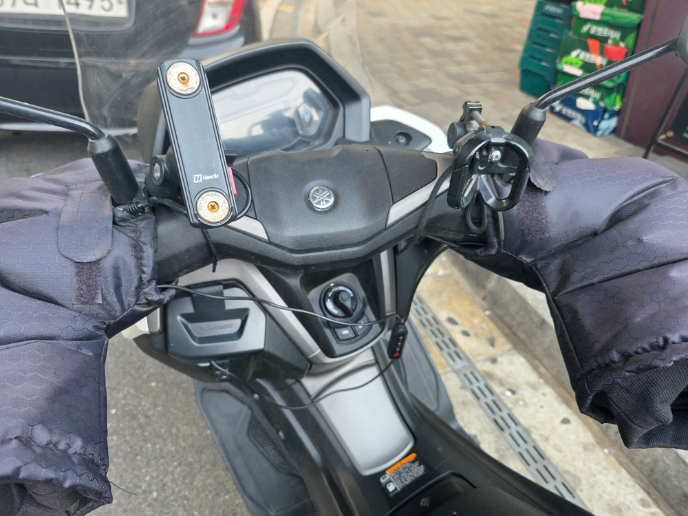 25년식 nmax125 엔맥스125 출퇴근용 1500km 배달풀셋팅 팝니다 이미지