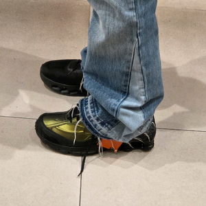 나이키 샥스 라이드 2 블랙 카고 카키 이미지