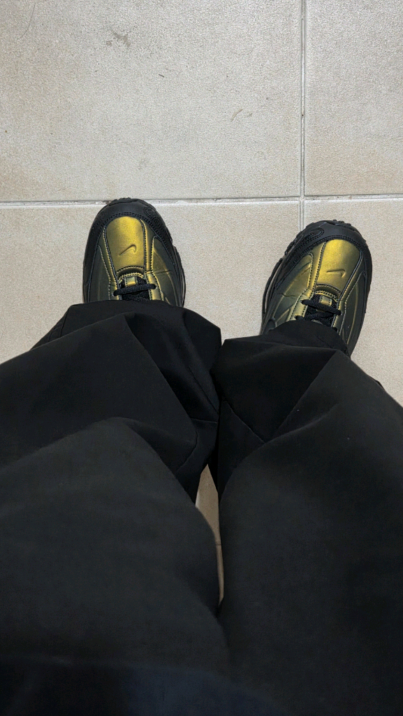 나이키 샥스 라이드 2 블랙 카고 카키 이미지