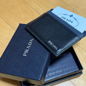 프라다 사피아노 레더 카드지갑 이미지