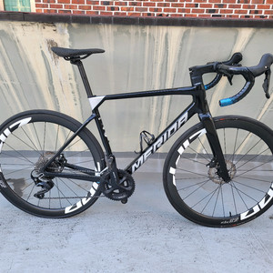 2024년 메리다 스컬트라 4000 로드 + 짚 카본휠셋 이미지