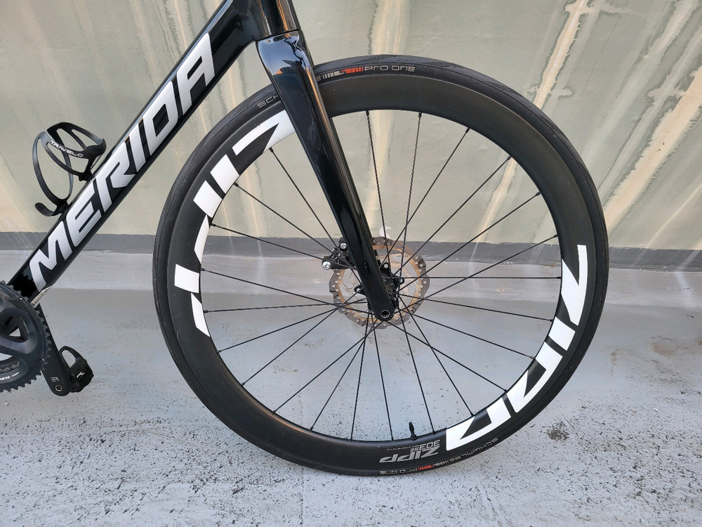 2024년 메리다 스컬트라 4000 로드 + 짚 카본휠셋 이미지