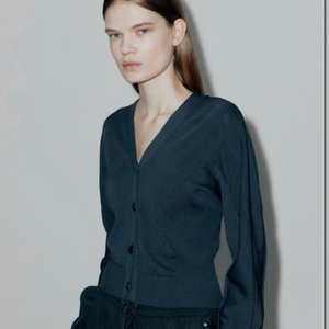 로우클래식 암홀 포인트 가디건, 로우클래식 니트 가디건 이미지