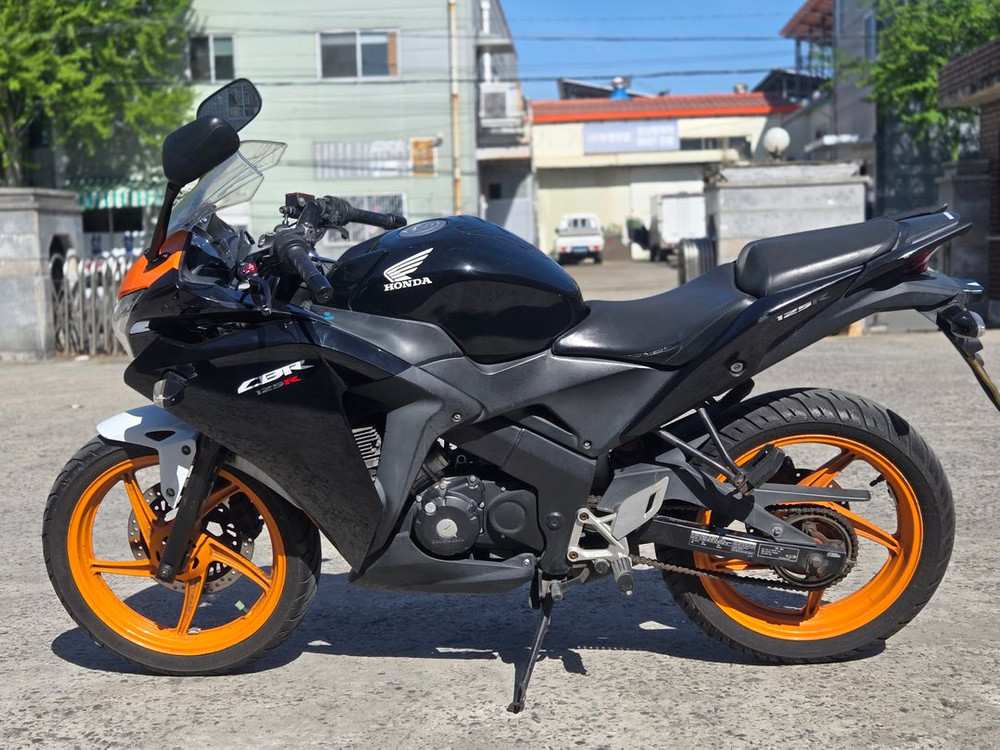 12년식 혼다 CBR 125 판매합니다 이미지