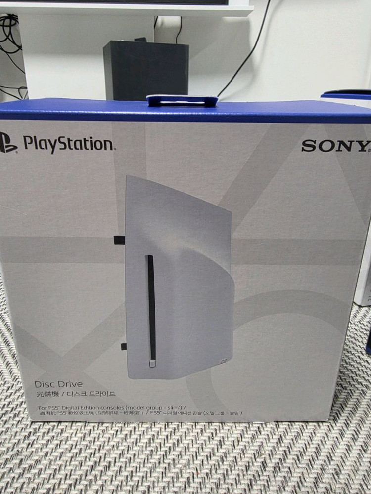 PS5 PRO + 디스크 드라이브 + 펄스 엘리트 + 타이틀 8종 팝니다 이미지