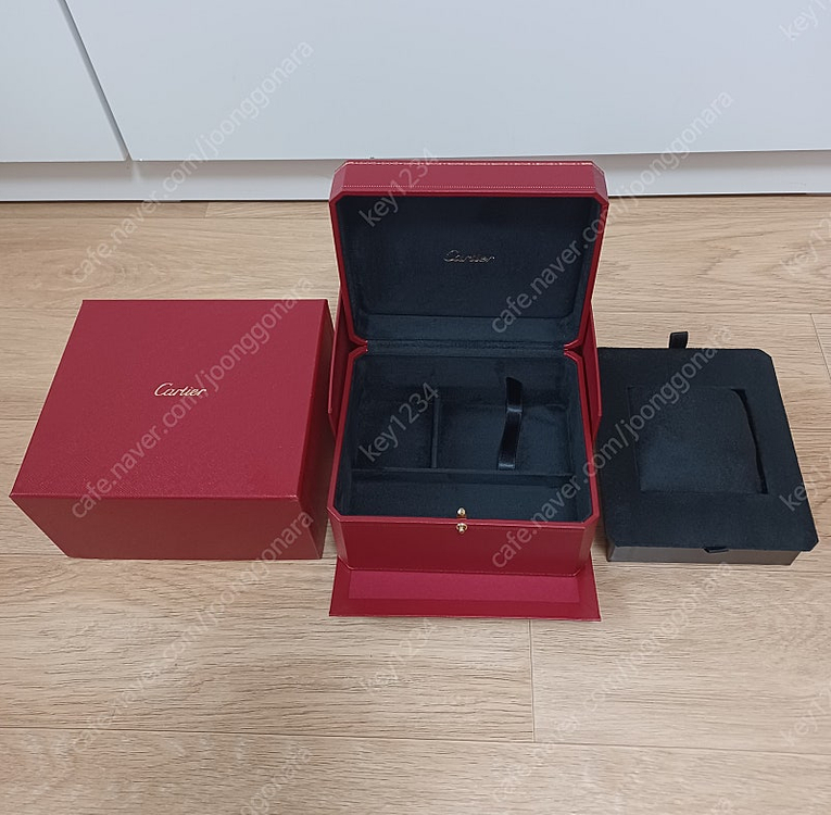 정품 까르띠에 시계 케이스.상자.쇼핑백 이미지