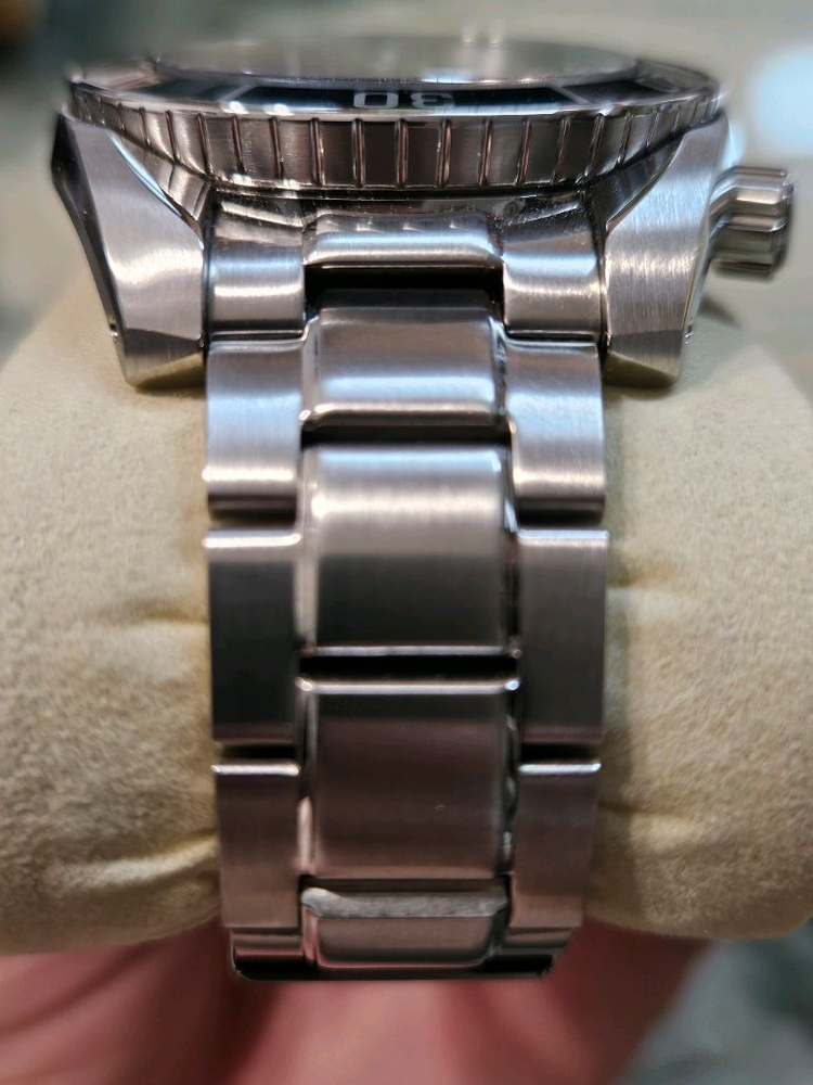 세이코 스모 솔라쿼츠GMT 이미지