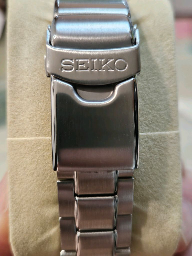 세이코 스모 솔라쿼츠GMT 이미지