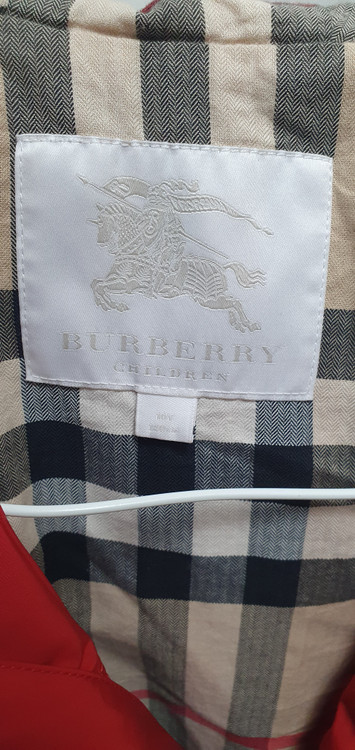 버버리(BUBBERRY) 키즈 레드 후드 바람막이 자켓 판매(10Y-140cm) 이미지