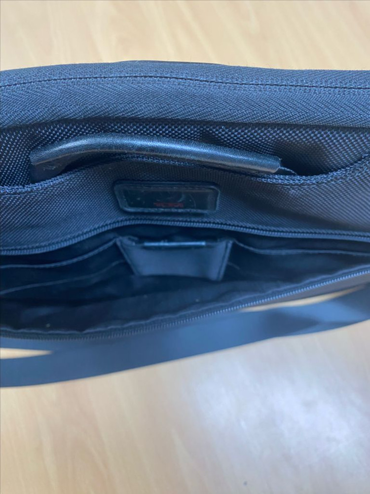 투미 노트북 및 서류 가방 이미지