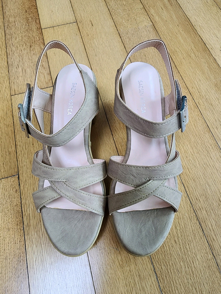 미착용) 6.5cm 여름 스트랩 통굽 샌들 250 이미지