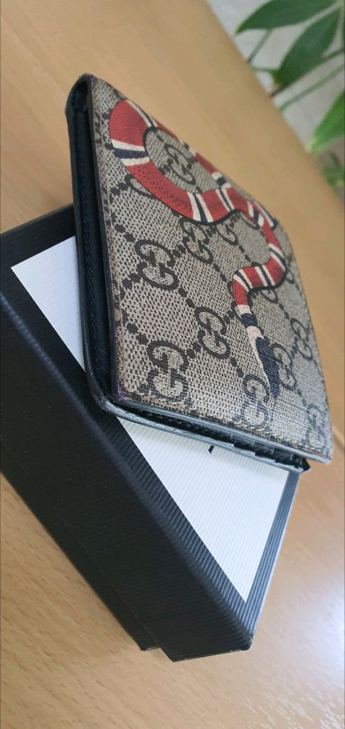 구찌 스네이크 반지갑/지갑 정품A급(감정O)구찌프라다루이비통디올고야드샤넬셀린느보테가생로랑발렌시아가버버리가방 이미지