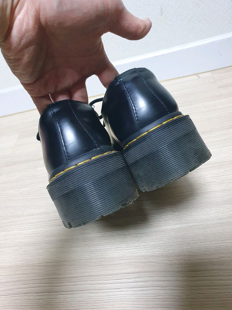 닥터마틴 1461 쿼드 블랙 250 이미지