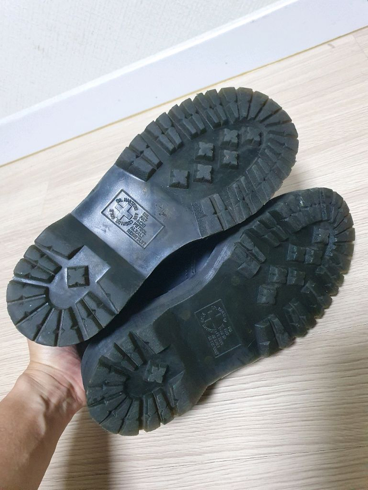 닥터마틴 1461 쿼드 블랙 250 이미지