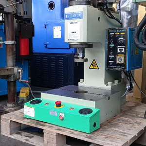 유압프레스 이미지