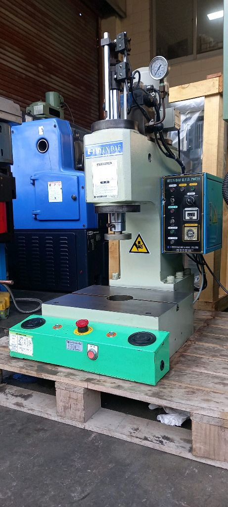 유압프레스 이미지