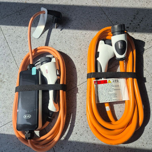 기아 정품 완속충전기 미사용 새제품(220v,케이블) 풀세트 이미지