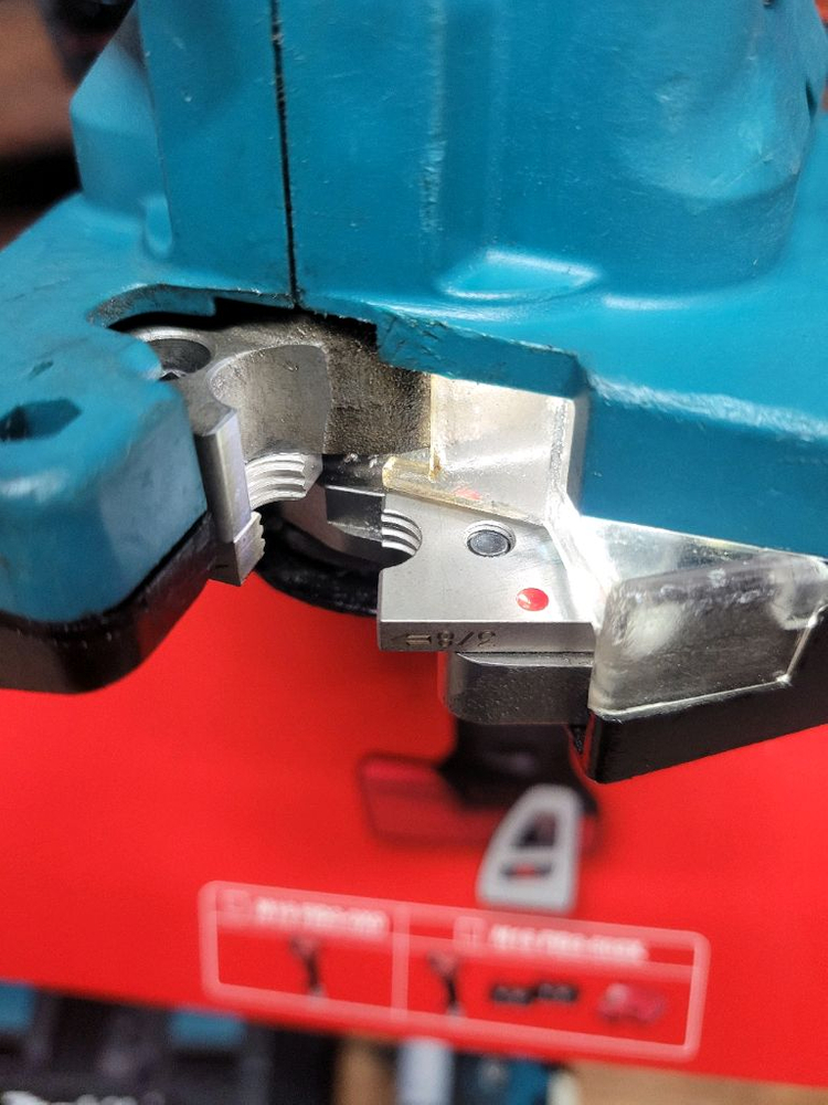 마끼다전산볼트커터기 DSC102 2초컷.브러쉬리스 전산볼트절단기 S급 이미지