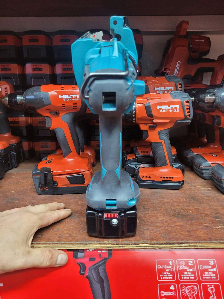 마끼다전산볼트커터기 DSC102 2초컷.브러쉬리스 전산볼트절단기 S급 이미지