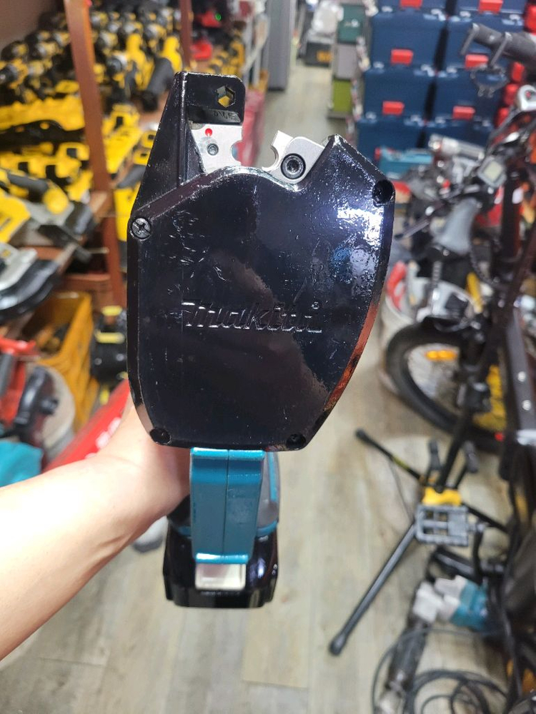 마끼다전산볼트커터기 DSC102 2초컷.브러쉬리스 전산볼트절단기 S급 이미지