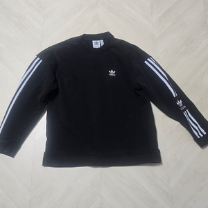 아디다스 맨투맨 XL 판매합니다. 이미지