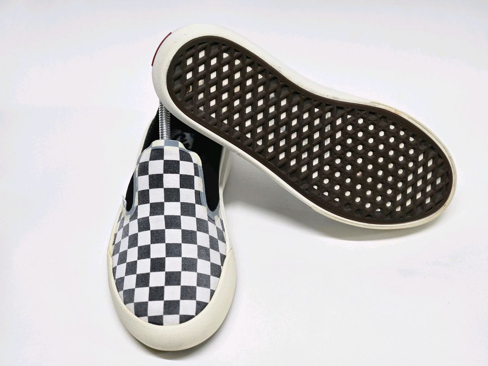 체커보드 슬립온 스니커즈 이미지